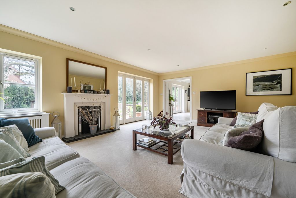 Property photo 3 of 25 1424799-18-69c297...