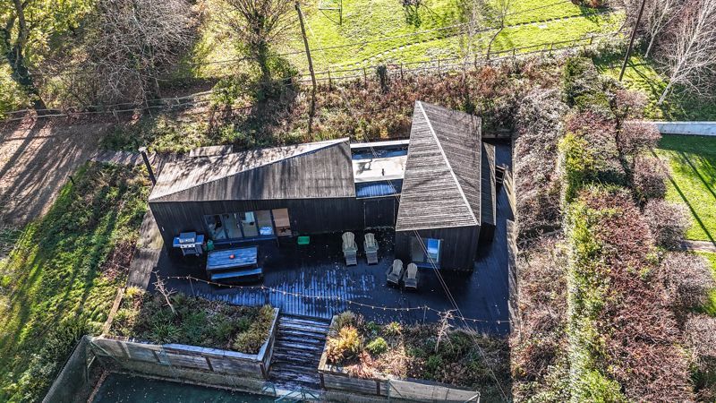 Property photo 3 of 100 Photo 58