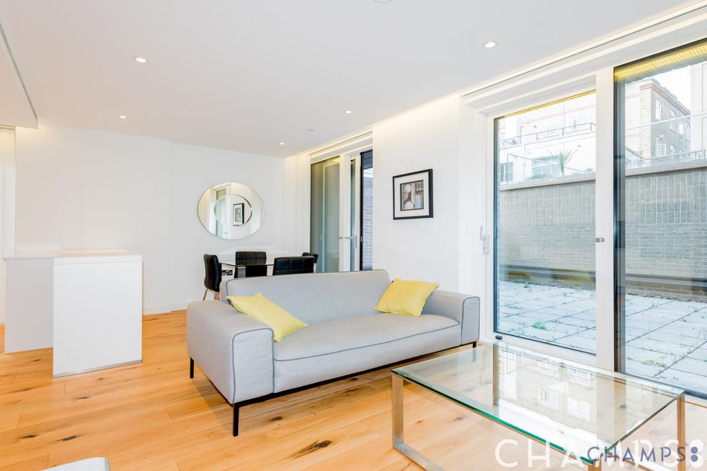 Property photo 3 of 8 Gallery