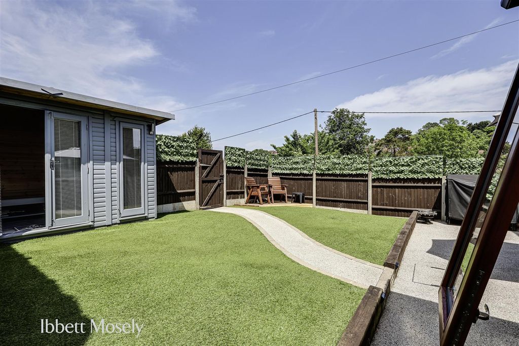 Property photo 1 of 25 20 Garden.Jpg