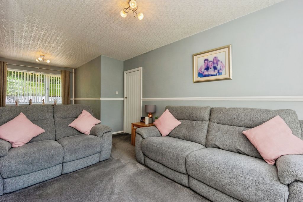 Property photo 3 of 17 Photo