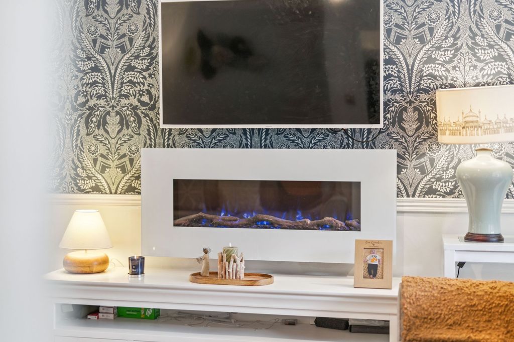 Property photo 3 of 23