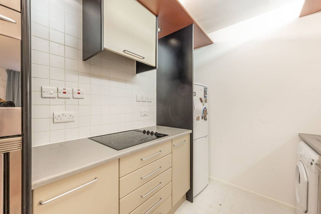 Property photo 1 of 5
