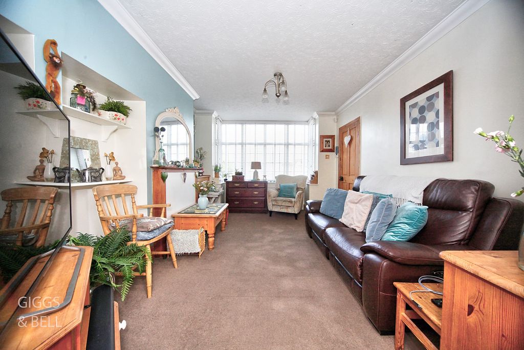 Property photo 3 of 11 4044003