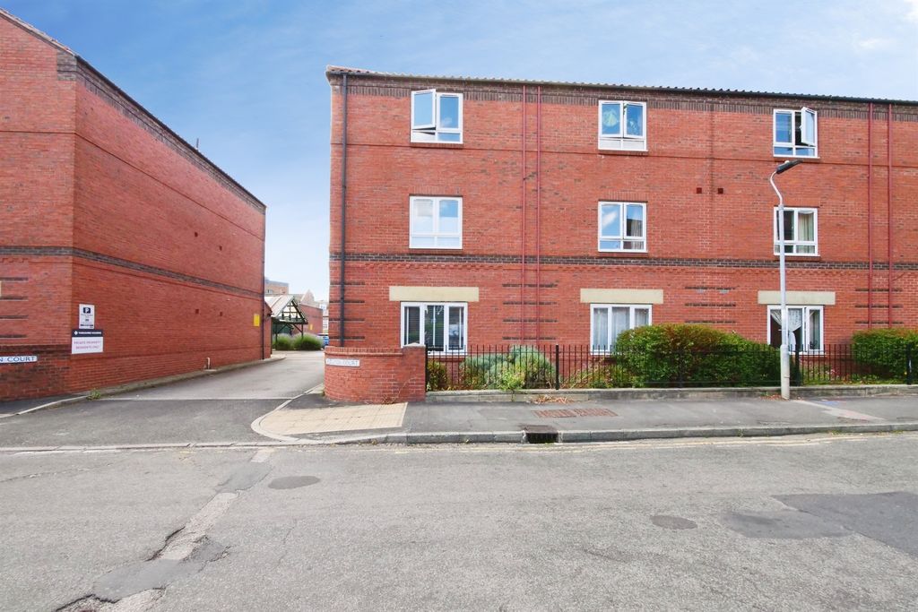 Property photo 1 of 9
