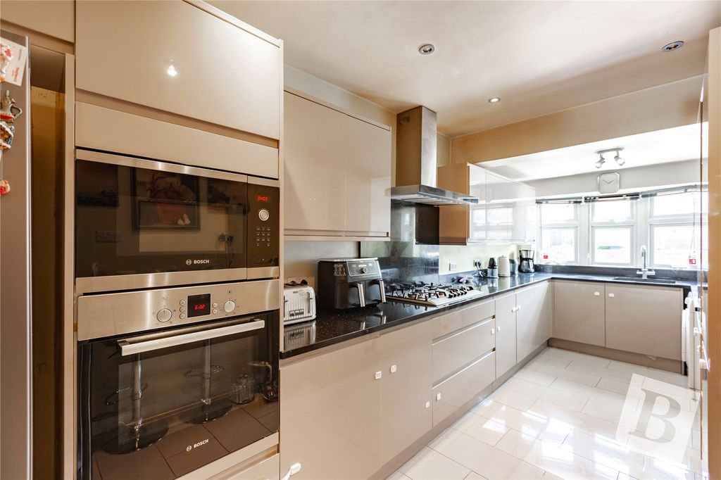 Property photo 2 of 22 Kitchen