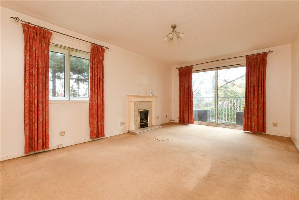 Property photo 3 of 11 Lounge/Diner