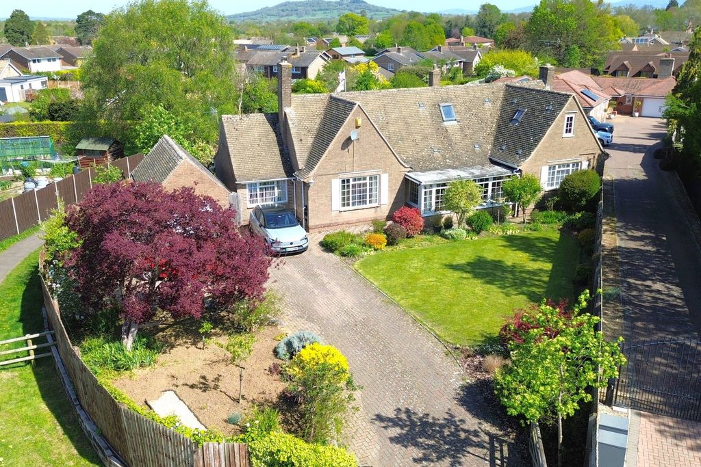 Property photo 1 of 28