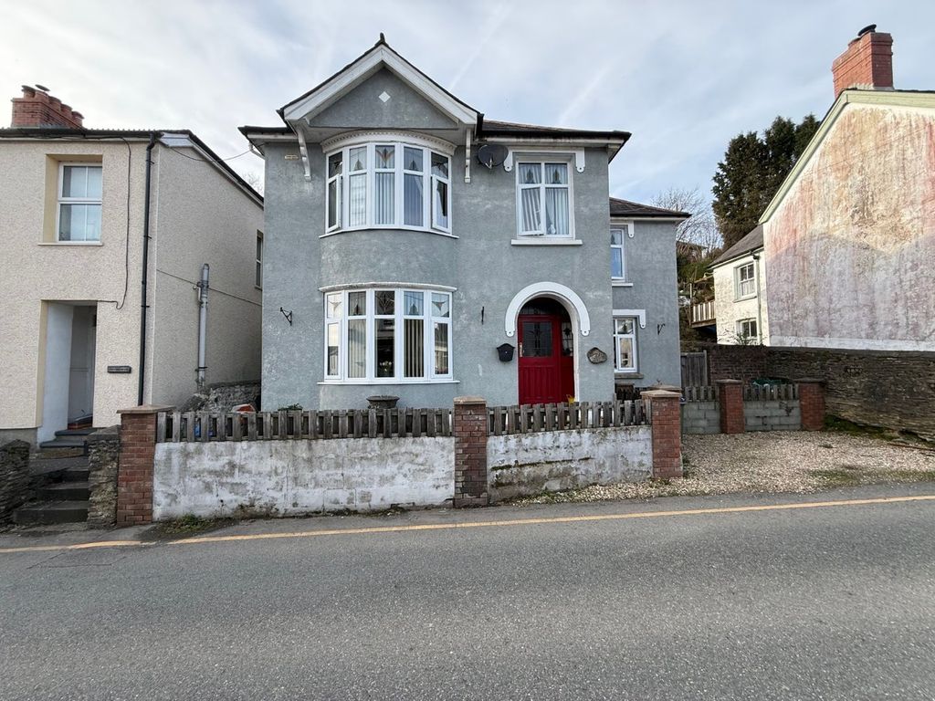 Property photo 2 of 29