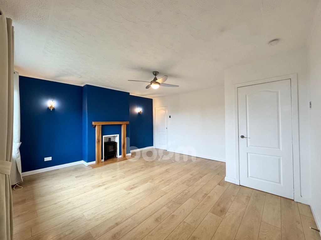 Property photo 2 of 20 Faifley Road, Clydebank Lounge Pic