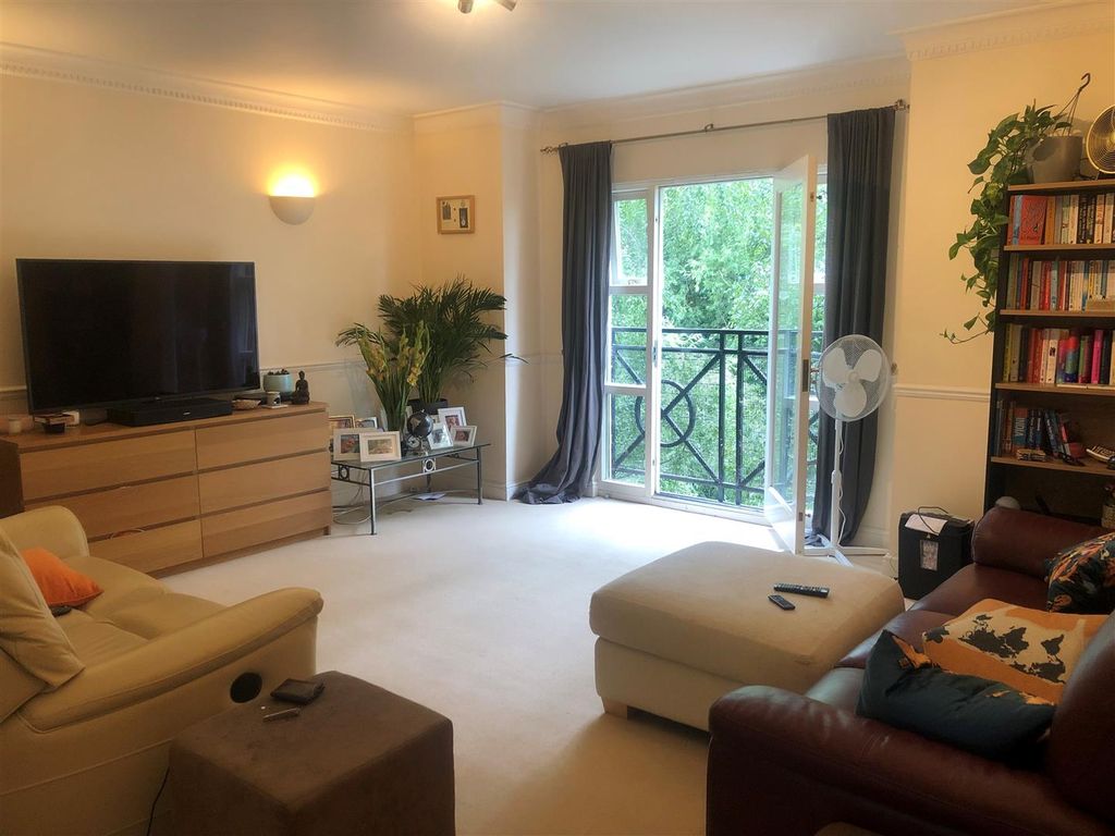 Property photo 3 of 9 Coopers Estate Agents