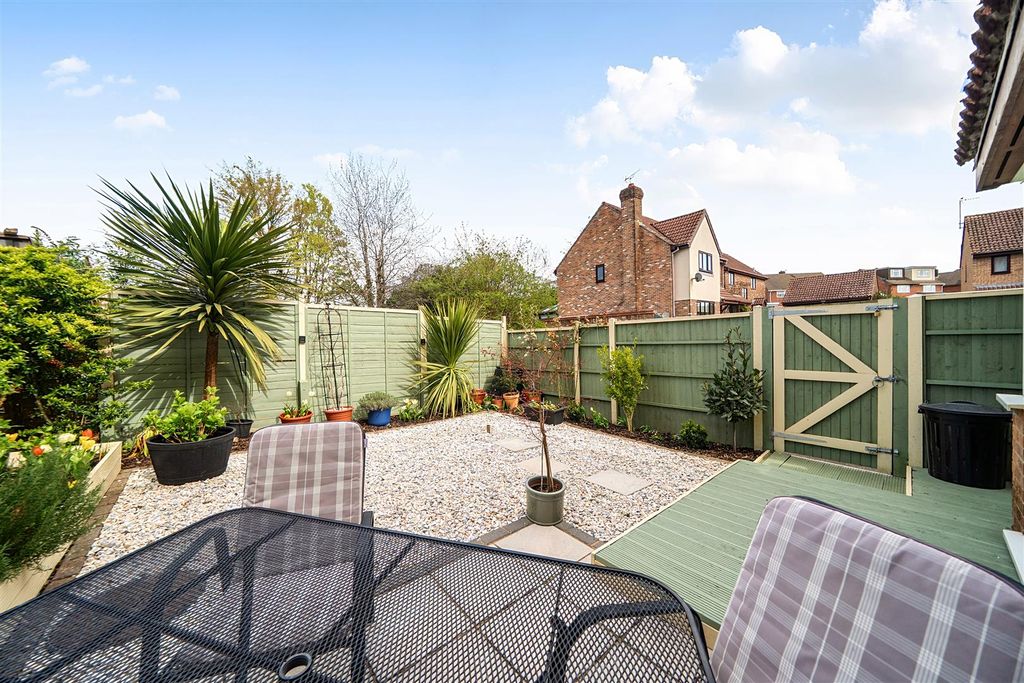 Additional image 18 of 1 bed property for saleDryden Close, Fareham, Hampshire PO16