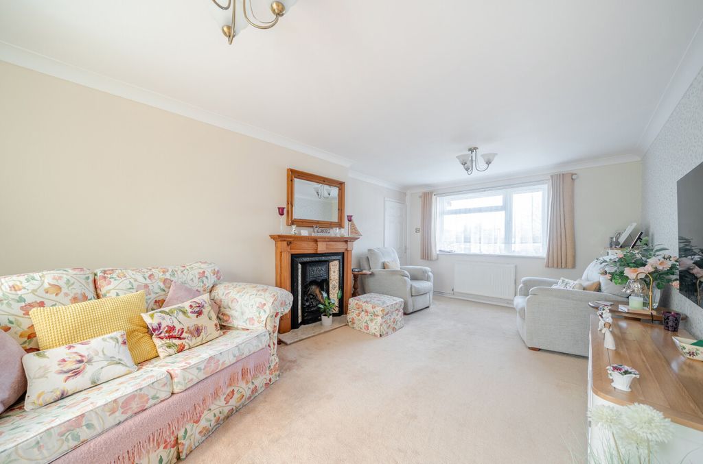 Property photo 3 of 16 1425261-21-69c13F...