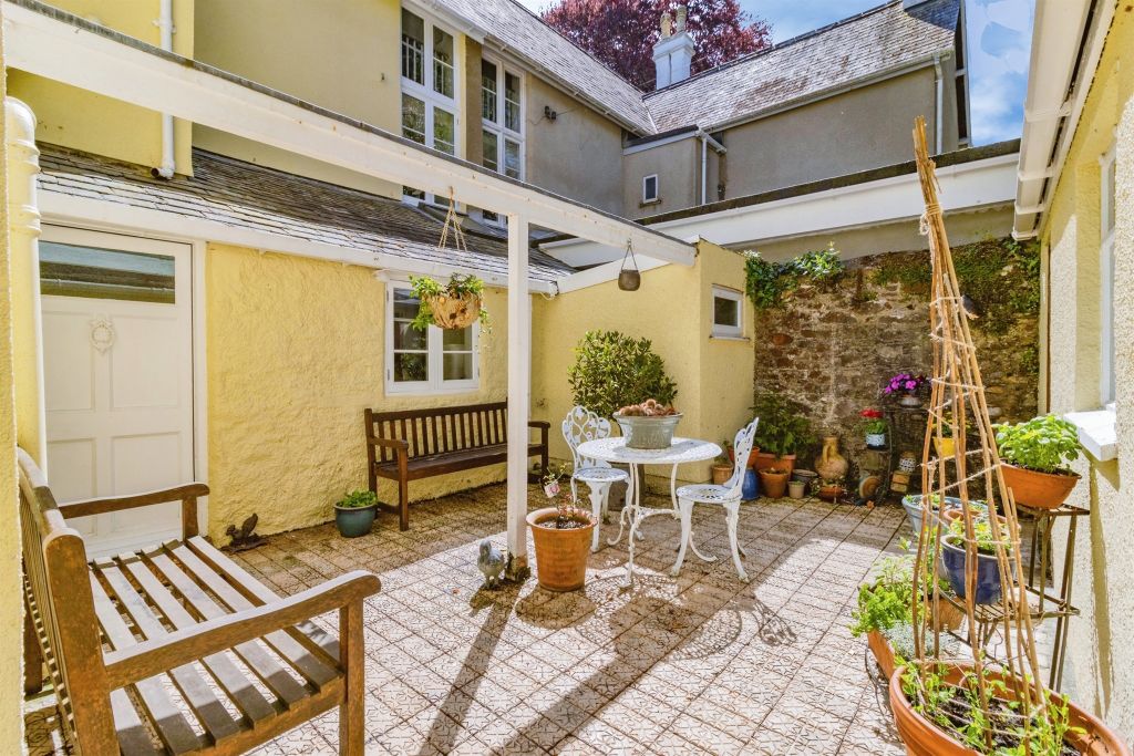 Additional image 42 of 4 bed semi-detached house for saleCourtenay Road, Newton Abbot TQ12
