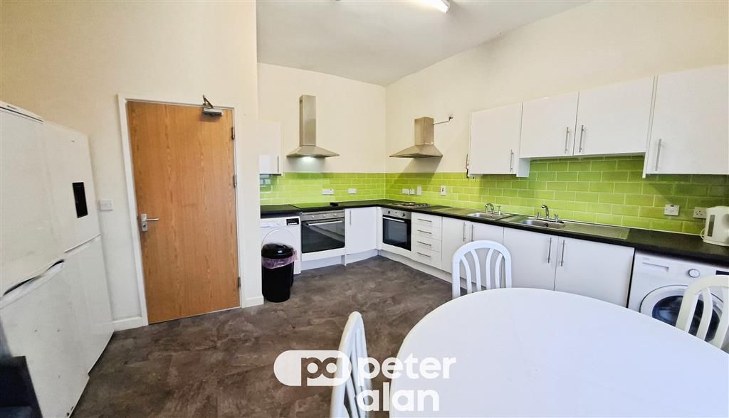 Property photo 3 of 12 Balcony