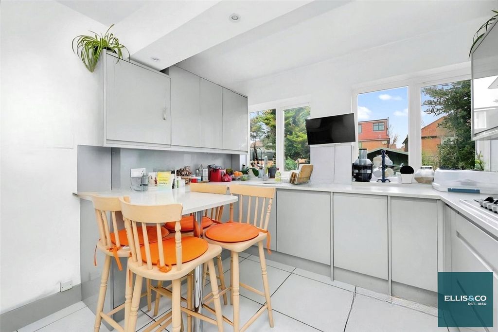 Property photo 2 of 16 Picture No. 47