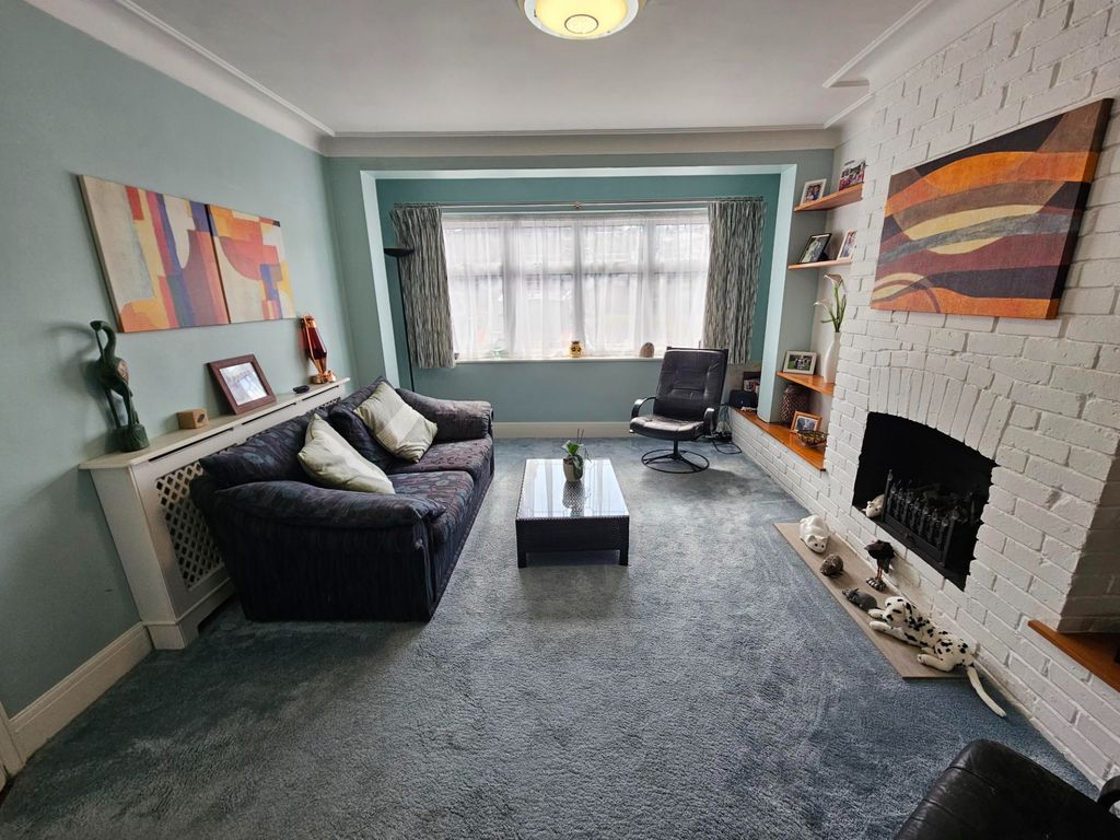 Property photo 3 of 15 Photo 1