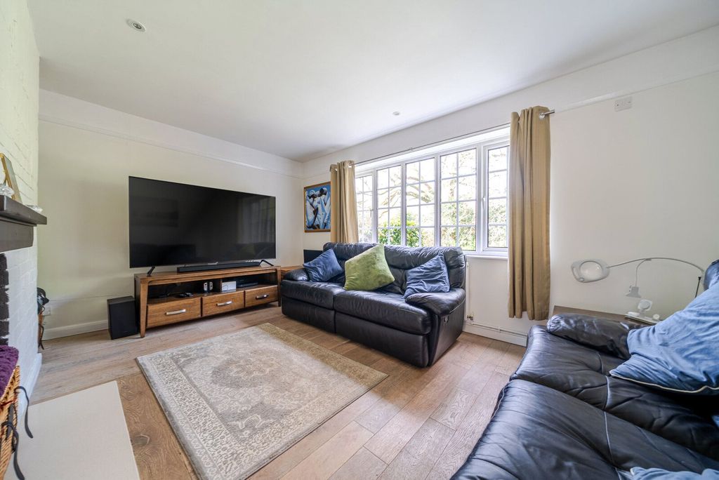 Property photo 2 of 16 Picture No. 31