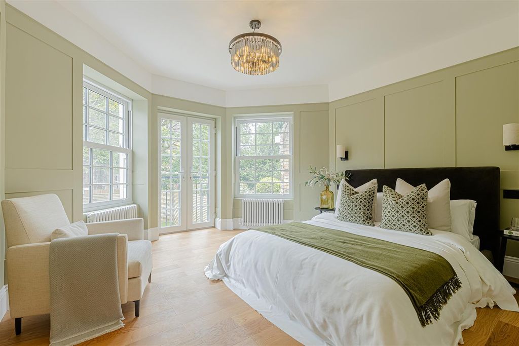 Property photo 2 of 32 Lordship Park (8).Jpg