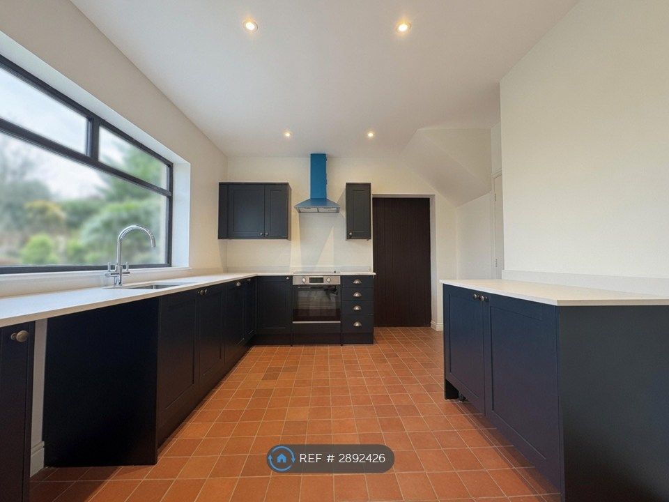 Property photo 3 of 13 Kitchen