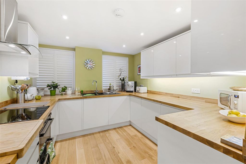 Property photo 3 of 27 Flat 20, Courtenay Gate Full Res-15.Jpg