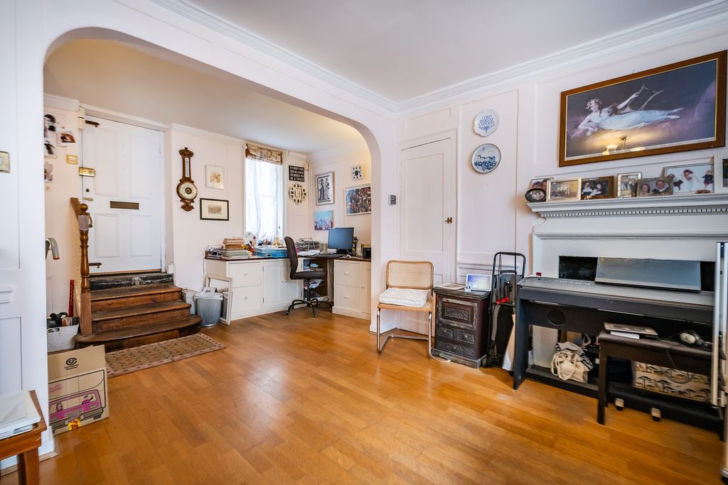 Property photo 3 of 19