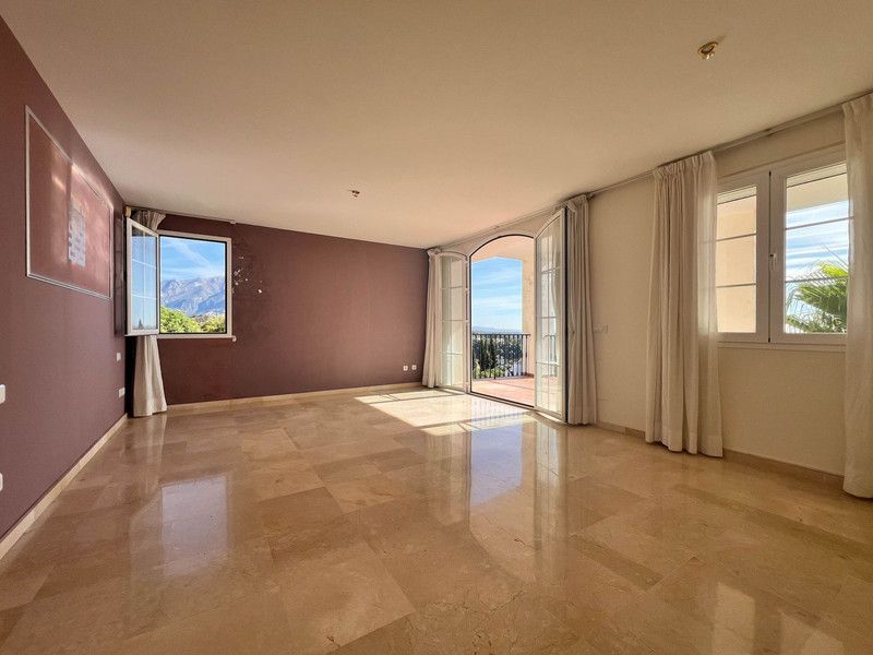 Property photo 2 of 42