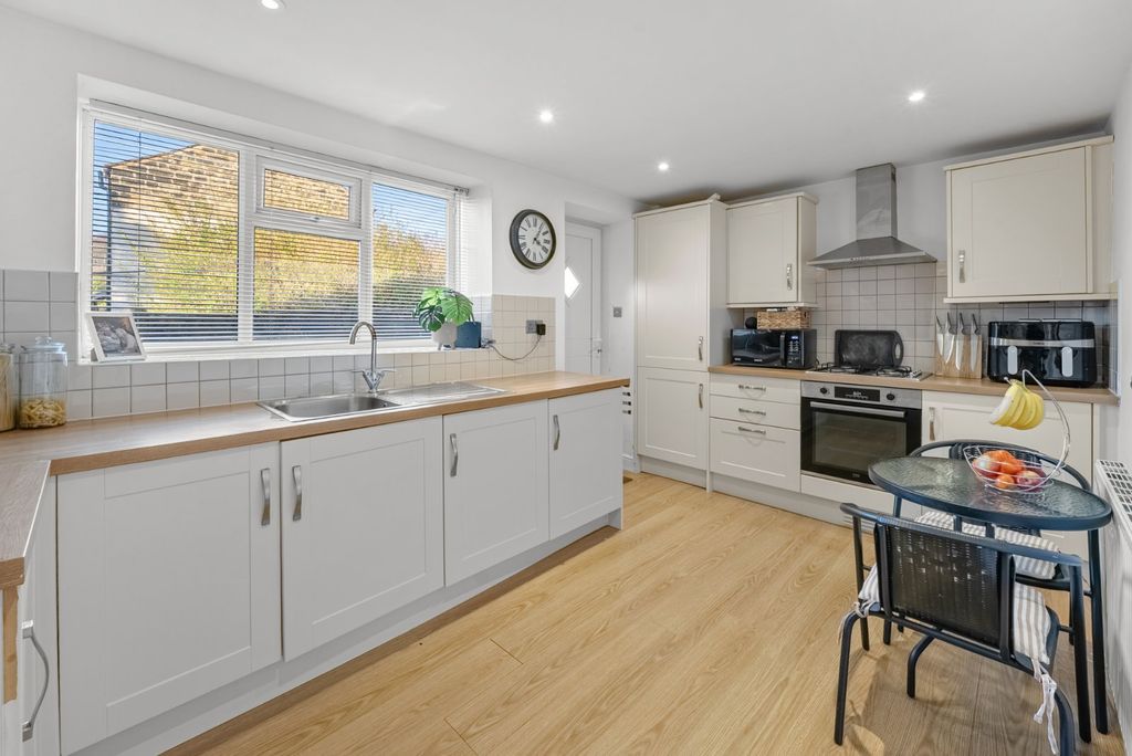 Property photo 2 of 13 Picture No. 08