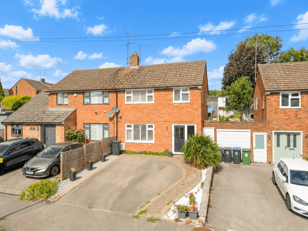 Property photo 1 of 26 Friars Walk, Tring