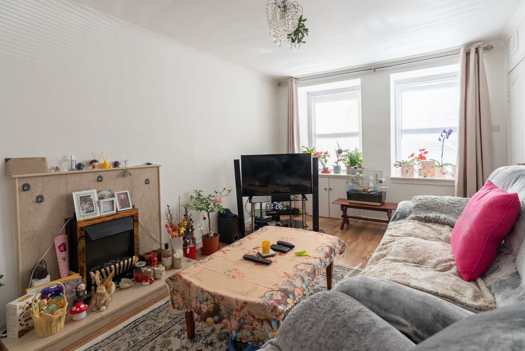 Property photo 3 of 28 Gallery