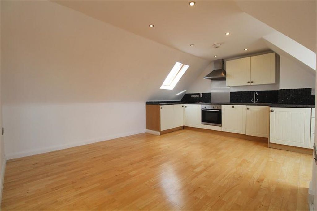 Property photo 3 of 6 Kitchen
