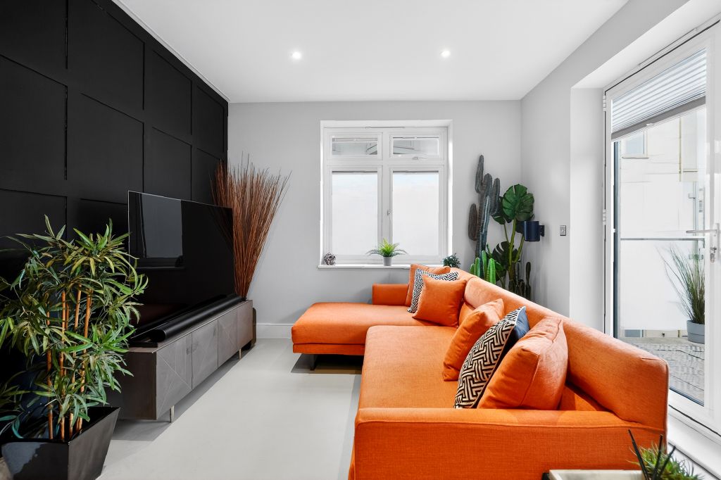 Property photo 1 of 20 Open Plan Living