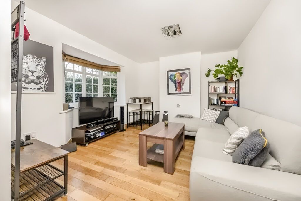 Property photo 1 of 9