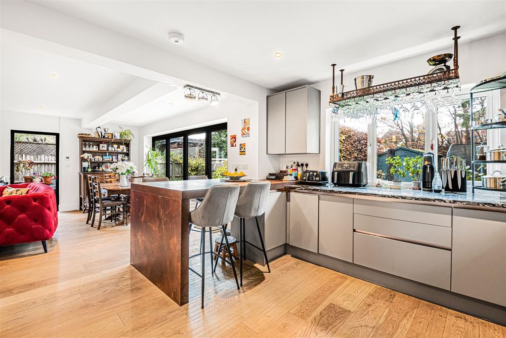 Property photo 2 of 29