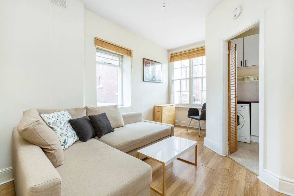 Property photo 3 of 7 Living Room