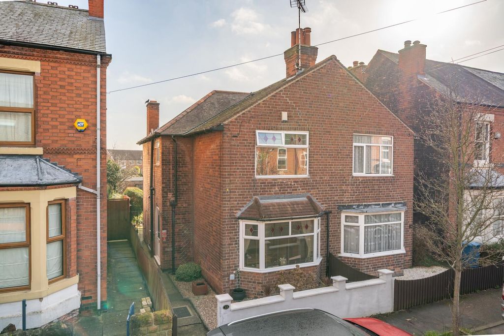 Property photo 1 of 25 Front (Exterior)