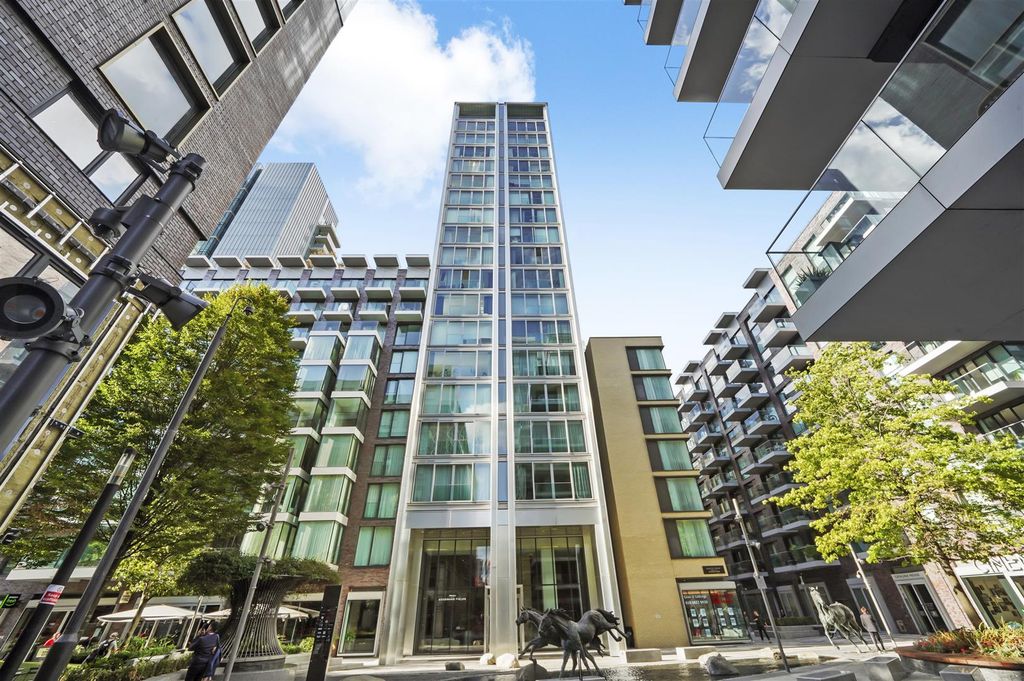 Property photo 2 of 15 Apartment 504, Satin House - Ltkwgguxwhhpvxai8v78.