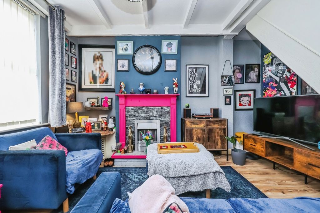 Property photo 3 of 20 Pbox-Img.Jpg