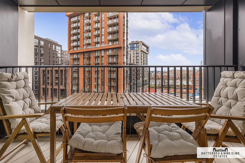 Property photo 3 of 25