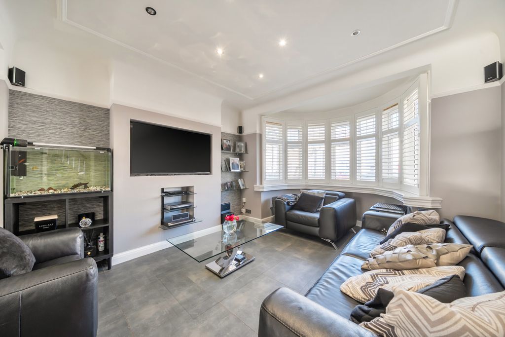 Property photo 2 of 34 1399995-6-6967Bcf...