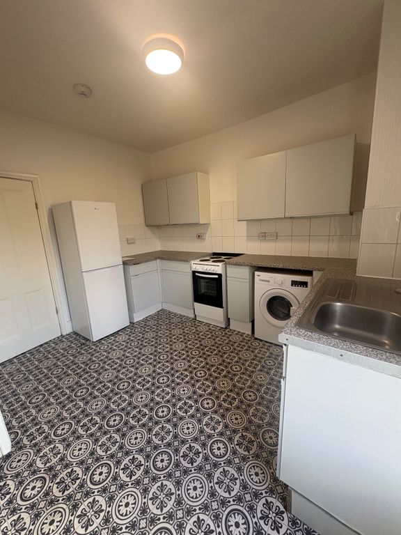 Property photo 1 of 8 Cover