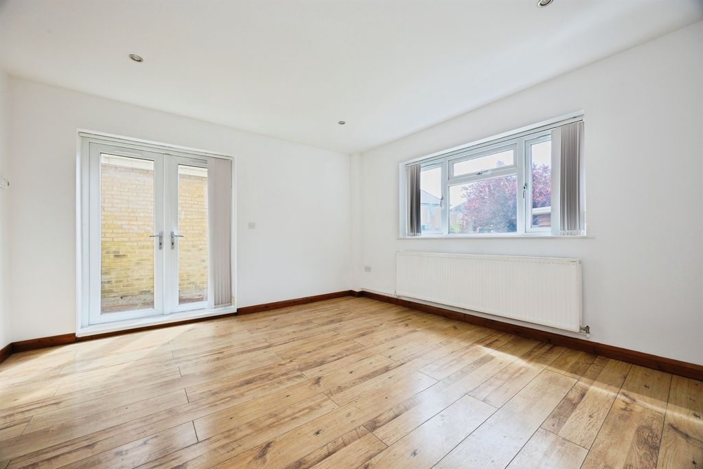 Property photo 3 of 29