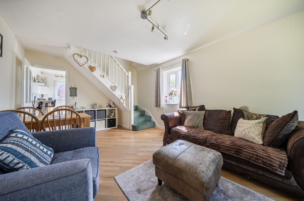 Property photo 2 of 8