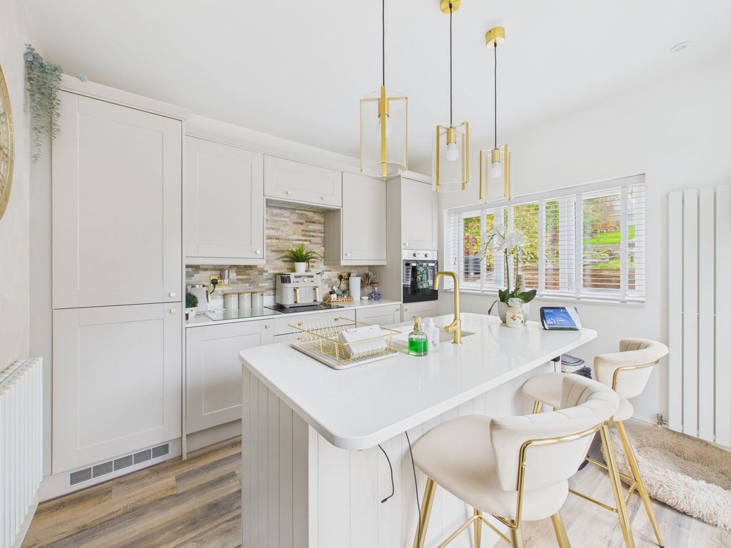 Property photo 2 of 71