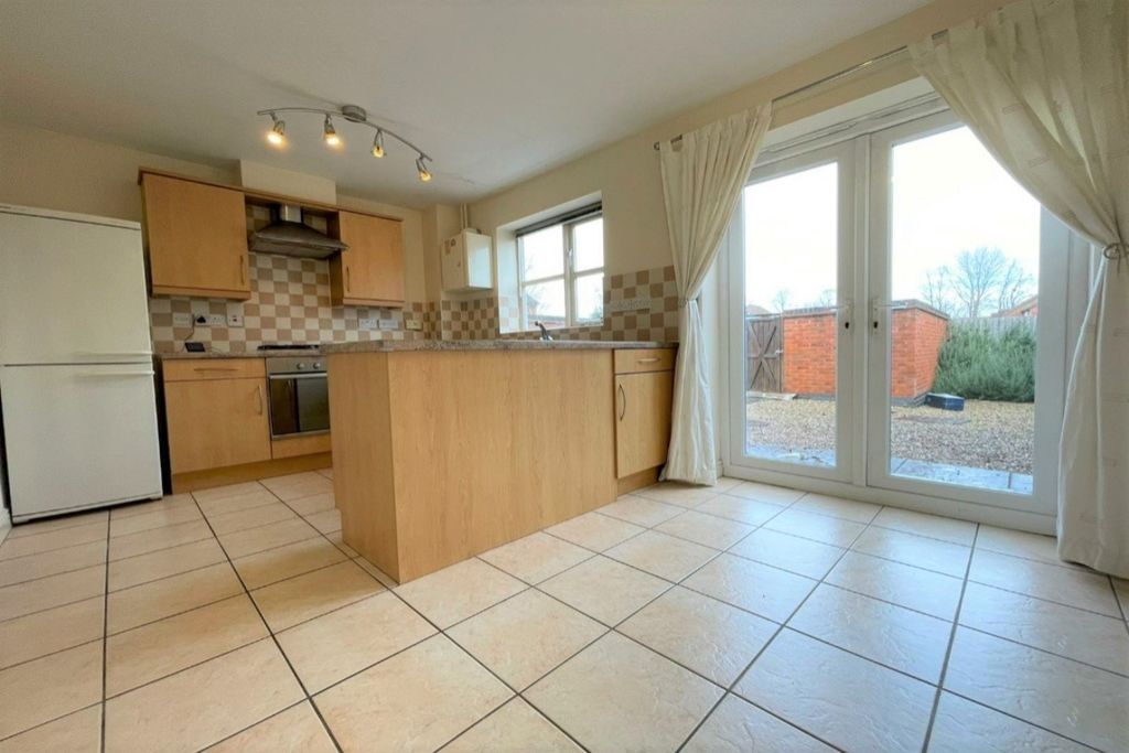 Property photo 2 of 11 Kitchen / Dining Roo