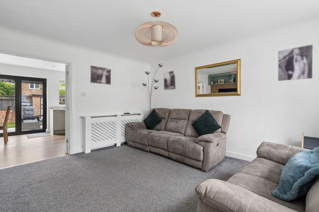 Property photo 3 of 26