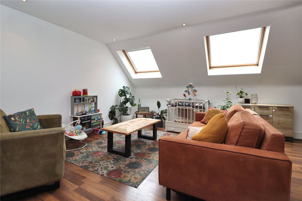 Property photo 2 of 10 Picture No. 07