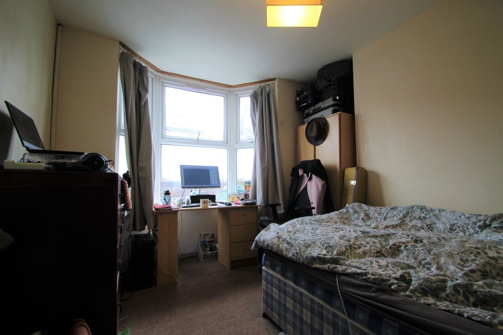 Property photo 2 of 14
