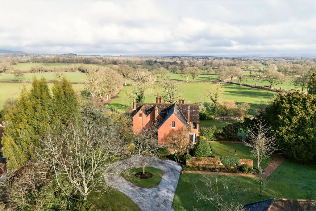 Property photo 1 of 28