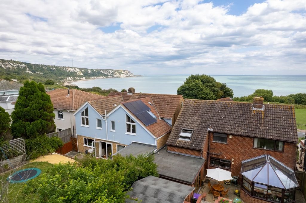 Property photo 2 of 26 Sea Views